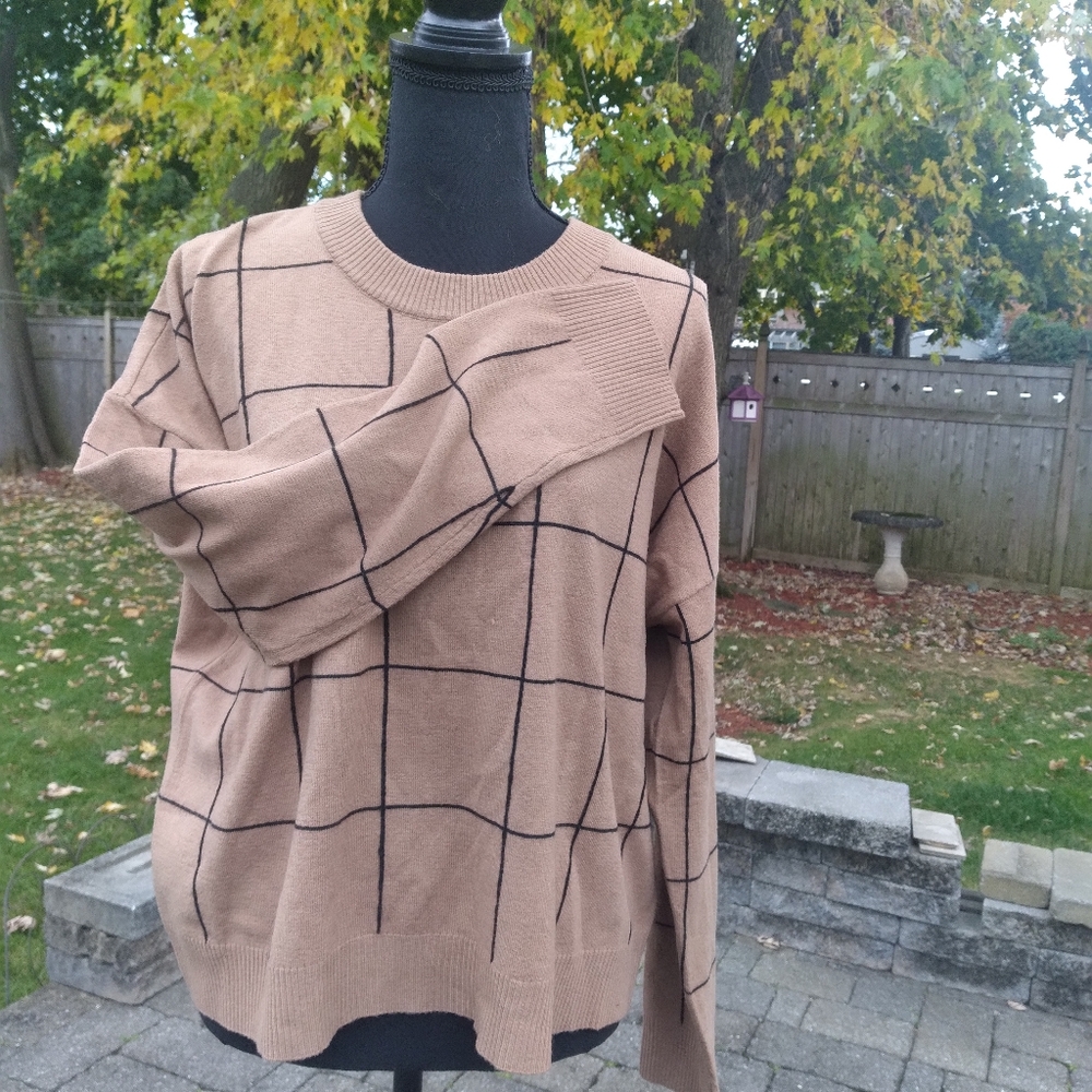 ππ Tahari Camel & Black Sweater Size Large π - Picture 10 of 16